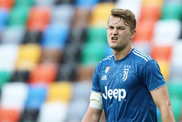 罗伯逊：每场比赛斯洛特都会改变球员职责